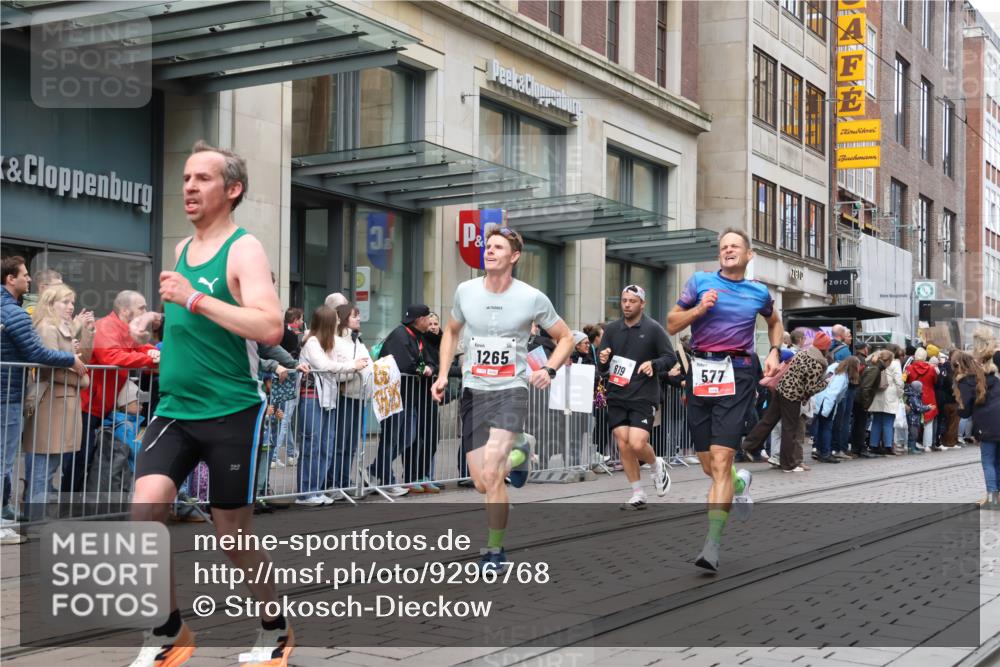05.10.2025 - 20. swb-Marathon Bremen Strokosch-Dieckow http://msf.ph/oto/9296768 05.10.2025 13:04:29 Ziel 109, 577, 819, 1265, 2057, 2188, 4966, 6463, 7176, 109, 577, 819, 1265, 2057, 2188, 4966, 6463, 7176 meine-sportfotos.de