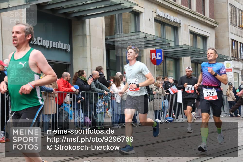 05.10.2025 - 20. swb-Marathon Bremen Strokosch-Dieckow http://msf.ph/oto/9296769 05.10.2025 13:04:29 Ziel 109, 577, 819, 1265, 2057, 2188, 4966, 6463, 7176, 109, 577, 819, 1265, 2057, 2188, 4966, 6463, 7176 meine-sportfotos.de