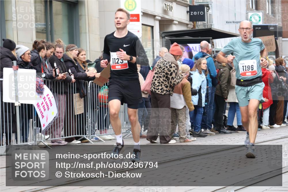 05.10.2025 - 20. swb-Marathon Bremen Strokosch-Dieckow http://msf.ph/oto/9296794 05.10.2025 13:04:44 Ziel 236, 548, 685, 819, 917, 1123, 1196, 1631, 4291, 5103, 8729, 236, 548, 685, 819, 917, 1123, 1196, 1631, 4291, 5103, 8729 meine-sportfotos.de