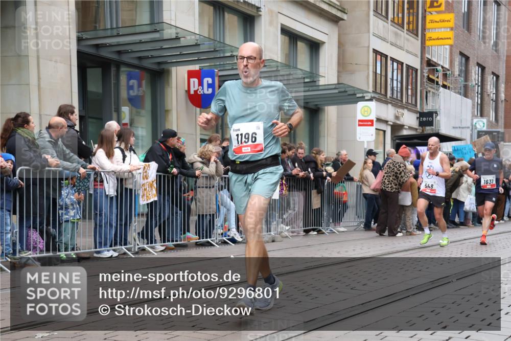05.10.2025 - 20. swb-Marathon Bremen Strokosch-Dieckow http://msf.ph/oto/9296801 05.10.2025 13:04:46 Ziel 236, 548, 685, 917, 1123, 1196, 1631, 4291, 5103, 8729, 236, 548, 685, 917, 1123, 1196, 1631, 4291, 5103, 8729 meine-sportfotos.de