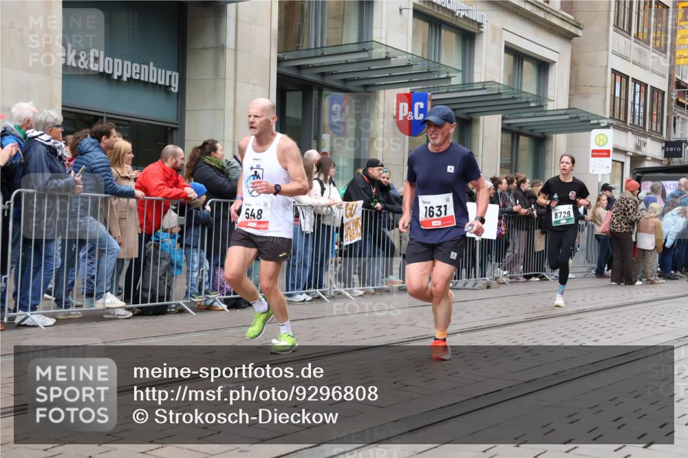 05.10.2025 - 20. swb-Marathon Bremen Strokosch-Dieckow http://msf.ph/oto/9296808 05.10.2025 13:04:49 Ziel 236, 548, 685, 917, 1123, 1196, 1607, 1631, 4291, 5103, 7987, 8729, 9114, 236, 548, 685, 917, 1123, 1196, 1607, 1631, 4291, 5103, 7987, 8729, 9114 meine-sportfotos.de