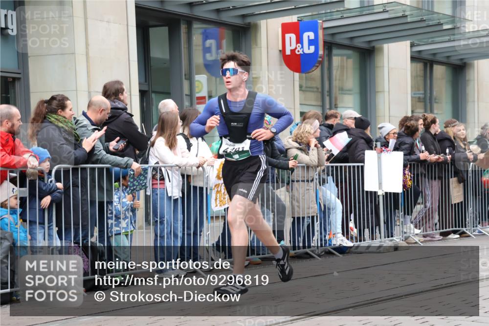 05.10.2025 - 20. swb-Marathon Bremen Strokosch-Dieckow http://msf.ph/oto/9296819 05.10.2025 13:05:00 Ziel 236, 907, 917, 1607, 1641, 2092, 2360, 2974, 2990, 3819, 4291, 4313, 5103, 5264, 7831, 7987, 8507, 9114, 236, 907, 917, 1607, 1641, 2092, 2360, 2974, 2990, 3819, 4291, 4313, 5103, 5264, 7831, 7987, 8507, 9114 meine-sportfotos.de