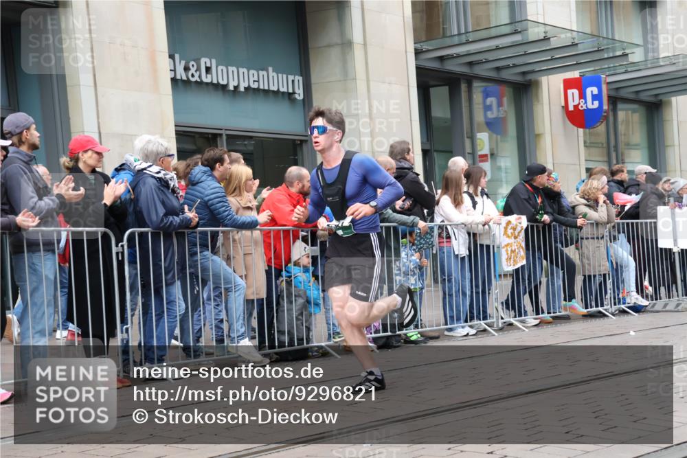 05.10.2025 - 20. swb-Marathon Bremen Strokosch-Dieckow http://msf.ph/oto/9296821 05.10.2025 13:05:01 Ziel 236, 907, 917, 1607, 1641, 2092, 2360, 2974, 2990, 3819, 4291, 4313, 5103, 5264, 7831, 7987, 8507, 9114, 236, 907, 917, 1607, 1641, 2092, 2360, 2974, 2990, 3819, 4291, 4313, 5103, 5264, 7831, 7987, 8507, 9114 meine-sportfotos.de