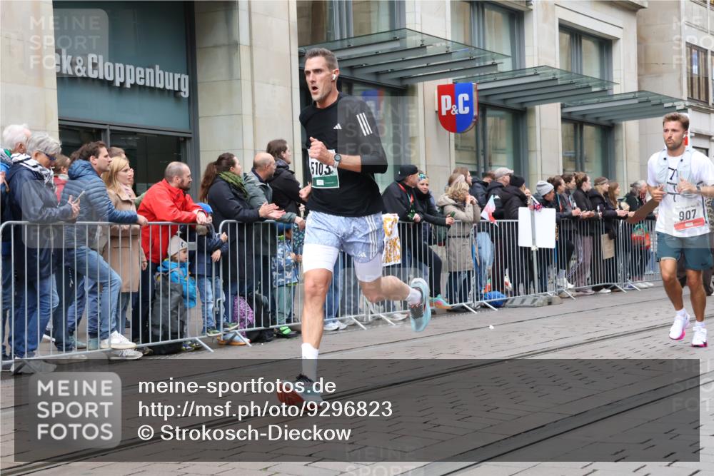05.10.2025 - 20. swb-Marathon Bremen Strokosch-Dieckow http://msf.ph/oto/9296823 05.10.2025 13:05:06 Ziel 236, 907, 1607, 1641, 2092, 2249, 2360, 2974, 2990, 3819, 4291, 4313, 5103, 5264, 6251, 7831, 7987, 8507, 8923, 9114, 236, 907, 1607, 1641, 2092, 2249, 2360, 2974, 2990, 3819, 4291, 4313, 5103, 5264, 6251, 7831, 7987, 8507, 8923, 9114 meine-sportfotos.de