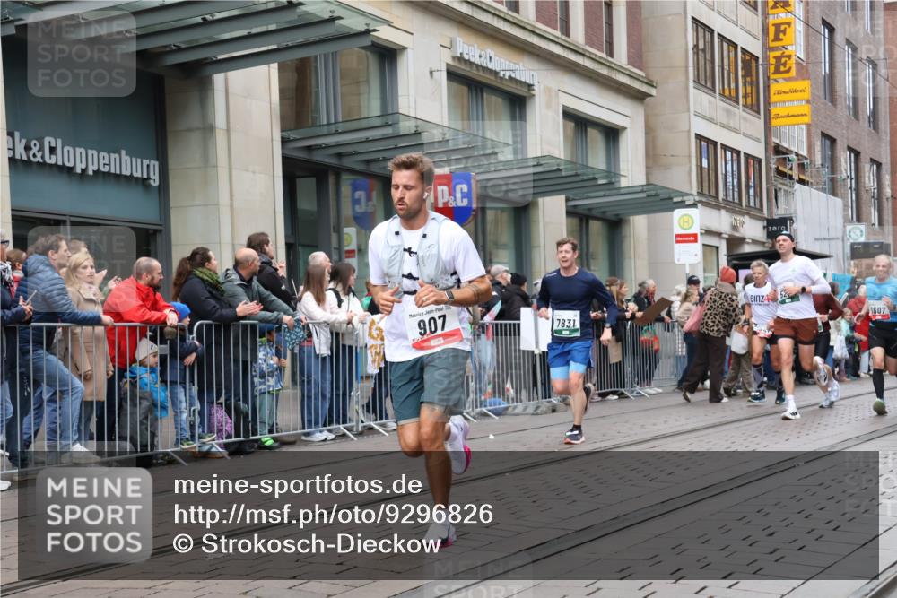 05.10.2025 - 20. swb-Marathon Bremen Strokosch-Dieckow http://msf.ph/oto/9296826 05.10.2025 13:05:07 Ziel 236, 907, 1607, 1641, 2092, 2249, 2360, 2974, 2990, 3819, 4291, 4313, 5103, 5264, 6251, 7831, 7987, 8507, 8923, 9114, 236, 907, 1607, 1641, 2092, 2249, 2360, 2974, 2990, 3819, 4291, 4313, 5103, 5264, 6251, 7831, 7987, 8507, 8923, 9114 meine-sportfotos.de