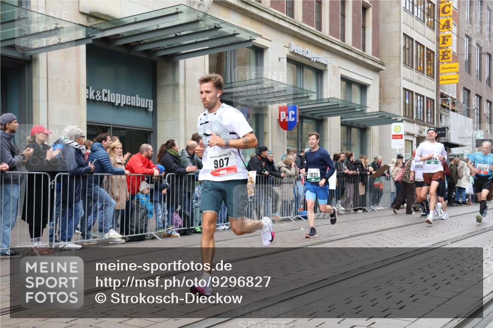 05.10.2025 - 20. swb-Marathon Bremen Strokosch-Dieckow http://msf.ph/oto/9296827 05.10.2025 13:05:07 Ziel 236, 907, 1607, 1641, 2092, 2249, 2360, 2974, 2990, 3819, 4291, 4313, 5103, 5264, 6251, 7831, 7987, 8507, 8923, 9114, 236, 907, 1607, 1641, 2092, 2249, 2360, 2974, 2990, 3819, 4291, 4313, 5103, 5264, 6251, 7831, 7987, 8507, 8923, 9114 meine-sportfotos.de