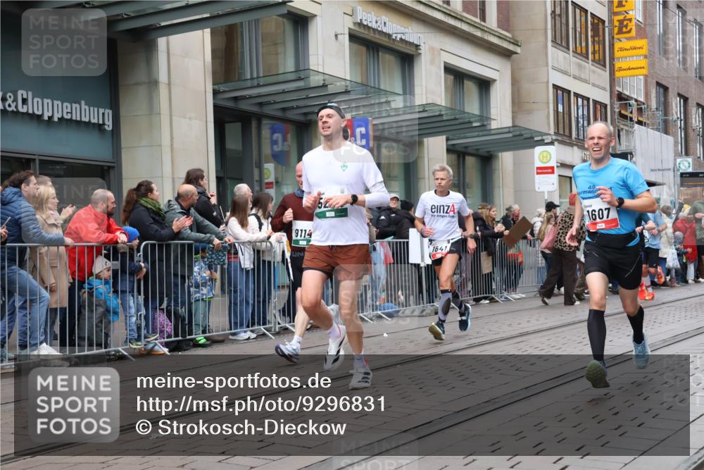 05.10.2025 - 20. swb-Marathon Bremen Strokosch-Dieckow http://msf.ph/oto/9296831 05.10.2025 13:05:09 Ziel 236, 907, 1307, 1607, 1641, 2092, 2249, 2360, 2974, 2990, 3819, 4313, 5264, 6251, 7831, 7987, 8507, 8923, 9114, 236, 907, 1307, 1607, 1641, 2092, 2249, 2360, 2974, 2990, 3819, 4313, 5264, 6251, 7831, 7987, 8507, 8923, 9114 meine-sportfotos.de