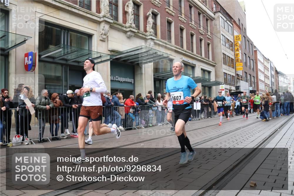 05.10.2025 - 20. swb-Marathon Bremen Strokosch-Dieckow http://msf.ph/oto/9296834 05.10.2025 13:05:10 Ziel 907, 1307, 1607, 1641, 2092, 2249, 2360, 2974, 2988, 2990, 3819, 4255, 4313, 5264, 6251, 7831, 7987, 8507, 8923, 9114, 907, 1307, 1607, 1641, 2092, 2249, 2360, 2974, 2988, 2990, 3819, 4255, 4313, 5264, 6251, 7831, 7987, 8507, 8923, 9114 meine-sportfotos.de
