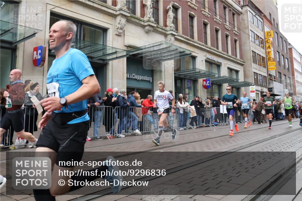 05.10.2025 - 20. swb-Marathon Bremen Strokosch-Dieckow http://msf.ph/oto/9296836 05.10.2025 13:05:10 Ziel 907, 1307, 1607, 1641, 2092, 2249, 2360, 2974, 2988, 2990, 3819, 4255, 4313, 5264, 6251, 7831, 7987, 8507, 8923, 9114, 907, 1307, 1607, 1641, 2092, 2249, 2360, 2974, 2988, 2990, 3819, 4255, 4313, 5264, 6251, 7831, 7987, 8507, 8923, 9114 meine-sportfotos.de