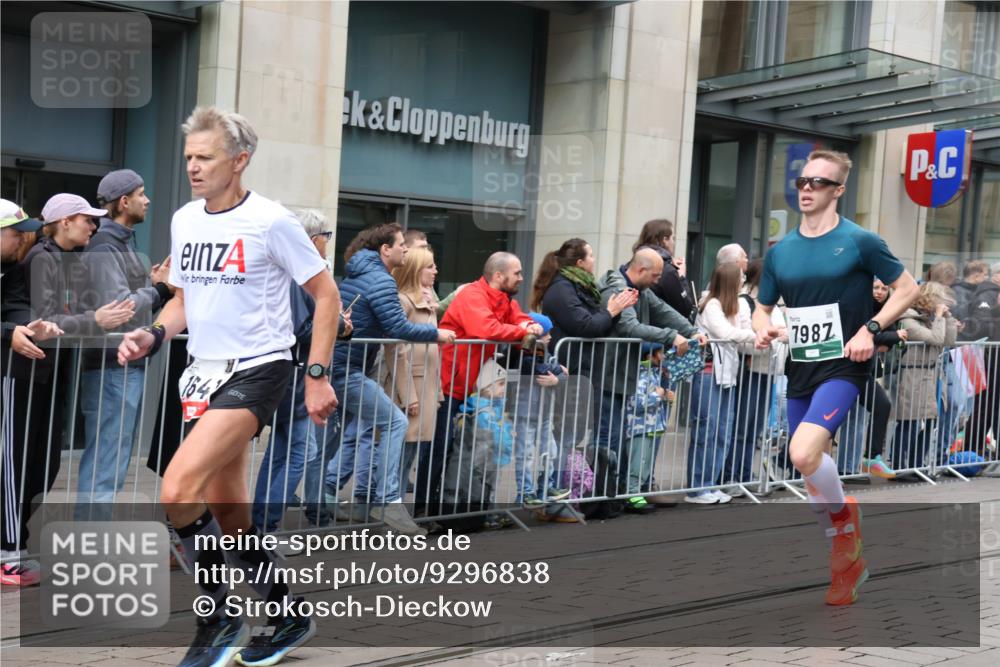 05.10.2025 - 20. swb-Marathon Bremen Strokosch-Dieckow http://msf.ph/oto/9296838 05.10.2025 13:05:11 Ziel 907, 1307, 1607, 1641, 2092, 2249, 2360, 2974, 2988, 2990, 3819, 4255, 4313, 5264, 6251, 7831, 7987, 8507, 8923, 9114, 907, 1307, 1607, 1641, 2092, 2249, 2360, 2974, 2988, 2990, 3819, 4255, 4313, 5264, 6251, 7831, 7987, 8507, 8923, 9114 meine-sportfotos.de