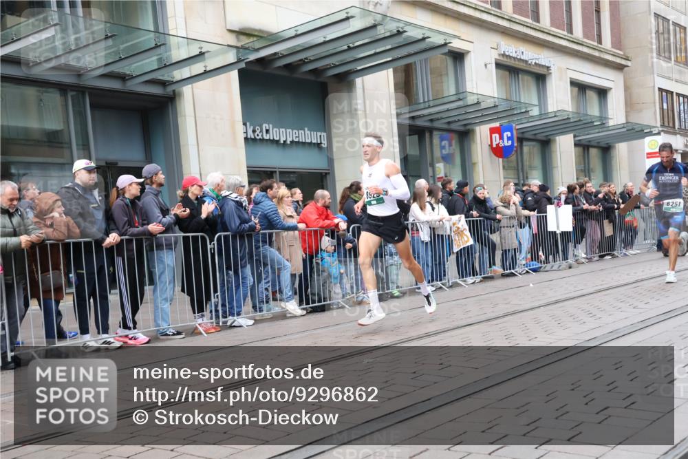 05.10.2025 - 20. swb-Marathon Bremen Strokosch-Dieckow http://msf.ph/oto/9296862 05.10.2025 13:05:24 Ziel 609, 642, 852, 1307, 1790, 2013, 2249, 2988, 4255, 4353, 4962, 5599, 6251, 8244, 8897, 8923, 609, 642, 852, 1307, 1790, 2013, 2249, 2988, 4255, 4353, 4962, 5599, 6251, 8244, 8897, 8923 meine-sportfotos.de