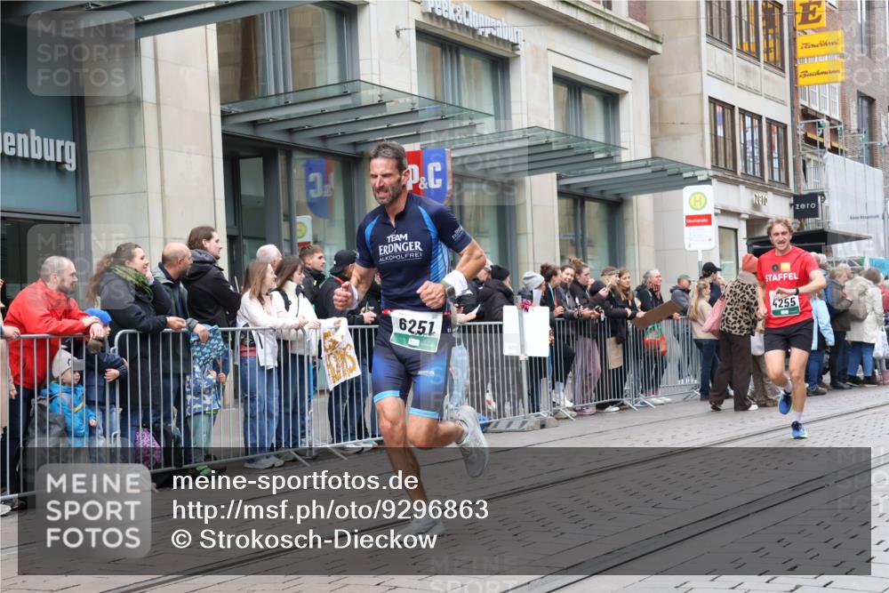 05.10.2025 - 20. swb-Marathon Bremen Strokosch-Dieckow http://msf.ph/oto/9296863 05.10.2025 13:05:25 Ziel 609, 642, 852, 1307, 1790, 2013, 2249, 2872, 2988, 4255, 4353, 4962, 5599, 6251, 8244, 8897, 8923, 609, 642, 852, 1307, 1790, 2013, 2249, 2872, 2988, 4255, 4353, 4962, 5599, 6251, 8244, 8897, 8923 meine-sportfotos.de