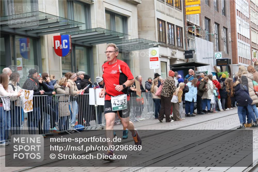 05.10.2025 - 20. swb-Marathon Bremen Strokosch-Dieckow http://msf.ph/oto/9296869 05.10.2025 13:05:30 Ziel 609, 642, 852, 1307, 1790, 2013, 2249, 2872, 2988, 4255, 4353, 4962, 5599, 6251, 7492, 7647, 8244, 8897, 609, 642, 852, 1307, 1790, 2013, 2249, 2872, 2988, 4255, 4353, 4962, 5599, 6251, 7492, 7647, 8244, 8897 meine-sportfotos.de