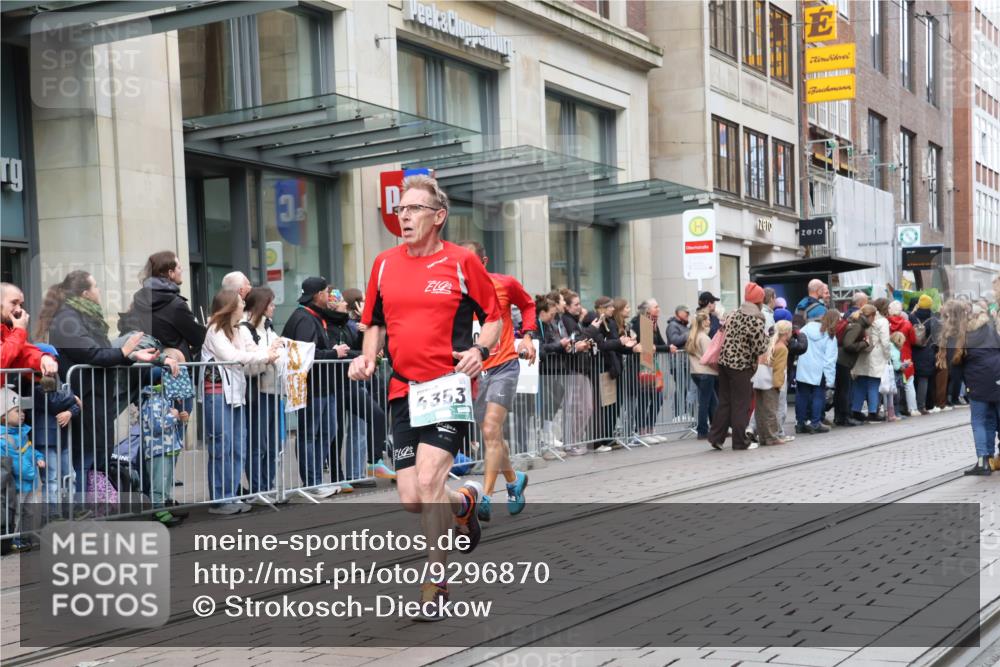 05.10.2025 - 20. swb-Marathon Bremen Strokosch-Dieckow http://msf.ph/oto/9296870 05.10.2025 13:05:30 Ziel 609, 642, 852, 1307, 1790, 2013, 2249, 2872, 2988, 4255, 4353, 4962, 5599, 6251, 7492, 7647, 8244, 8897, 609, 642, 852, 1307, 1790, 2013, 2249, 2872, 2988, 4255, 4353, 4962, 5599, 6251, 7492, 7647, 8244, 8897 meine-sportfotos.de