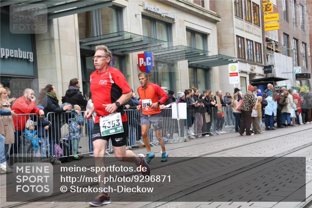05.10.2025 - 20. swb-Marathon Bremen Strokosch-Dieckow http://msf.ph/oto/9296871 05.10.2025 13:05:30 Ziel 609, 642, 852, 1307, 1790, 2013, 2249, 2872, 2988, 4255, 4353, 4962, 5599, 6251, 7492, 7647, 8244, 8897, 609, 642, 852, 1307, 1790, 2013, 2249, 2872, 2988, 4255, 4353, 4962, 5599, 6251, 7492, 7647, 8244, 8897 meine-sportfotos.de