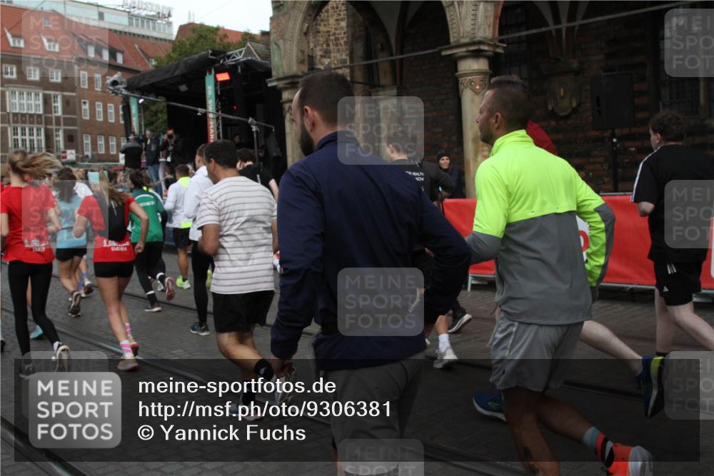 05.10.2025 - 20. swb-Marathon Bremen Yannick Fuchs http://msf.ph/oto/9306381 05.10.2025 11:40:19 Ziel  meine-sportfotos.de