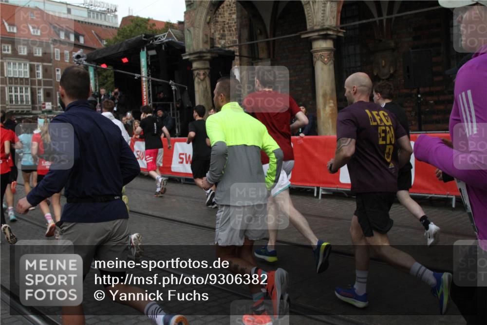 05.10.2025 - 20. swb-Marathon Bremen Yannick Fuchs http://msf.ph/oto/9306382 05.10.2025 11:40:20 Ziel  meine-sportfotos.de