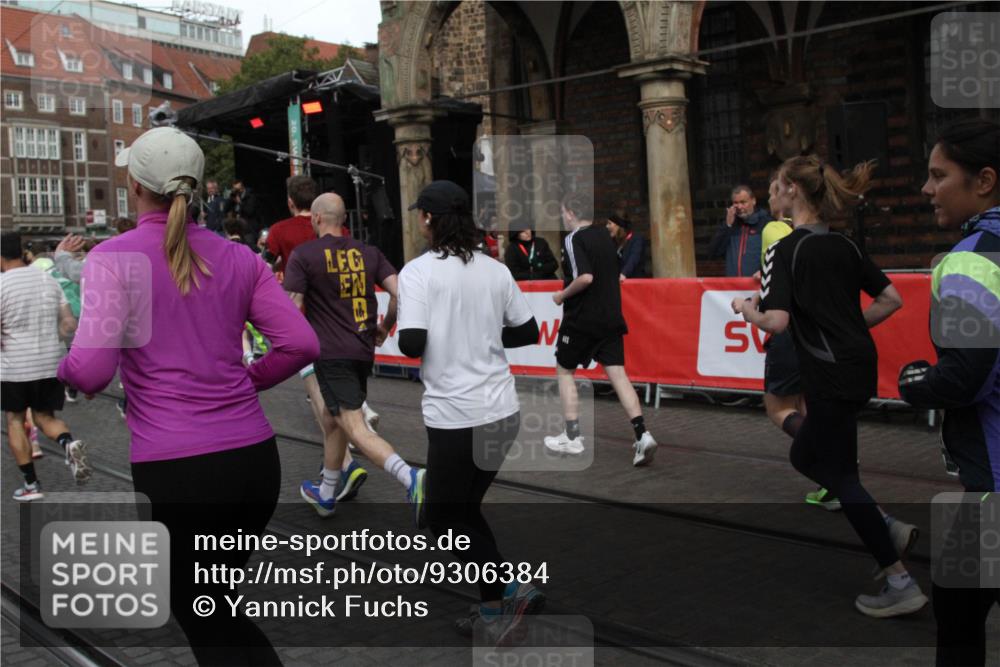 05.10.2025 - 20. swb-Marathon Bremen Yannick Fuchs http://msf.ph/oto/9306384 05.10.2025 11:40:20 Ziel  meine-sportfotos.de