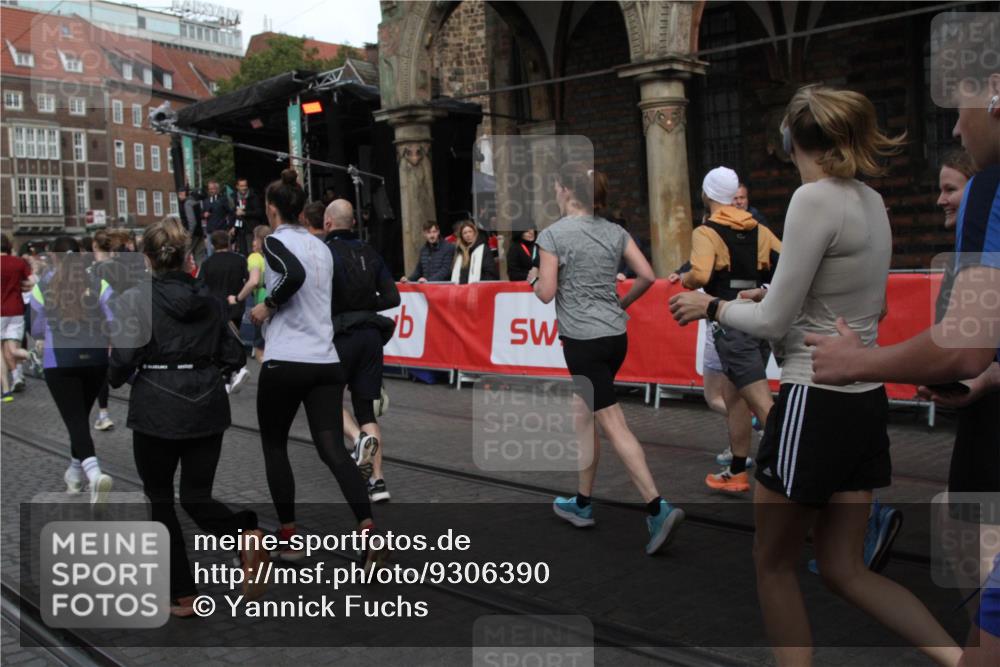 05.10.2025 - 20. swb-Marathon Bremen Yannick Fuchs http://msf.ph/oto/9306390 05.10.2025 11:40:22 Ziel  meine-sportfotos.de