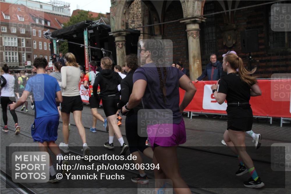 05.10.2025 - 20. swb-Marathon Bremen Yannick Fuchs http://msf.ph/oto/9306394 05.10.2025 11:40:24 Ziel  meine-sportfotos.de