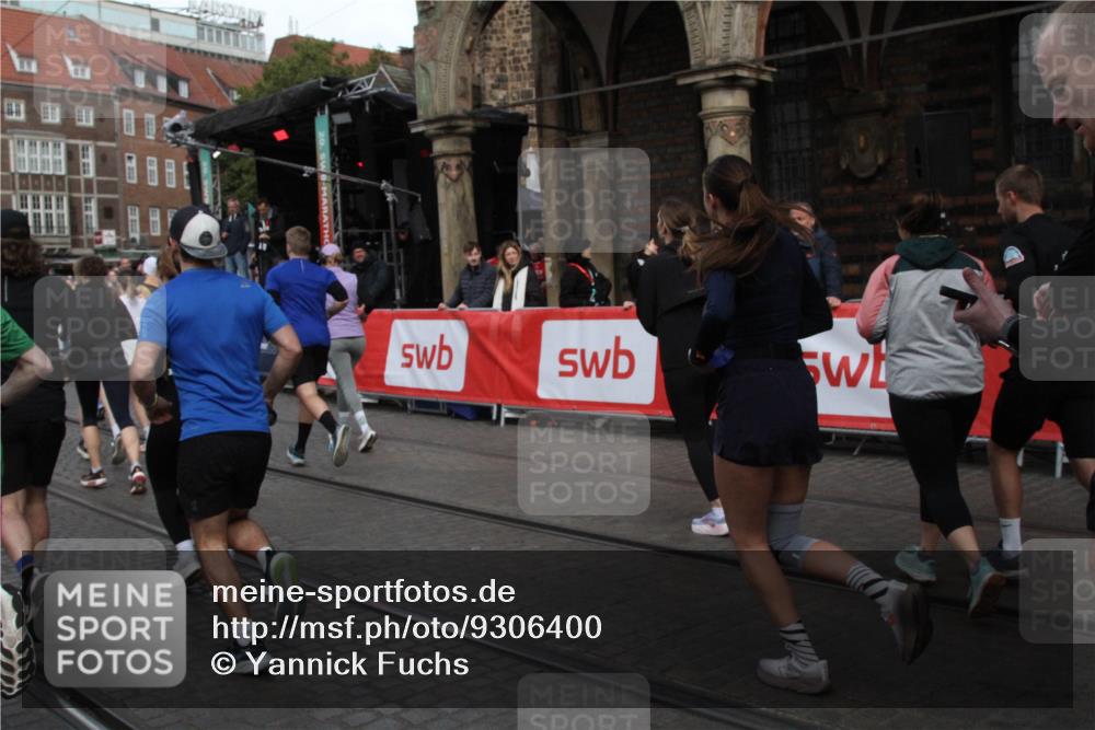 05.10.2025 - 20. swb-Marathon Bremen Yannick Fuchs http://msf.ph/oto/9306400 05.10.2025 11:40:26 Ziel  meine-sportfotos.de