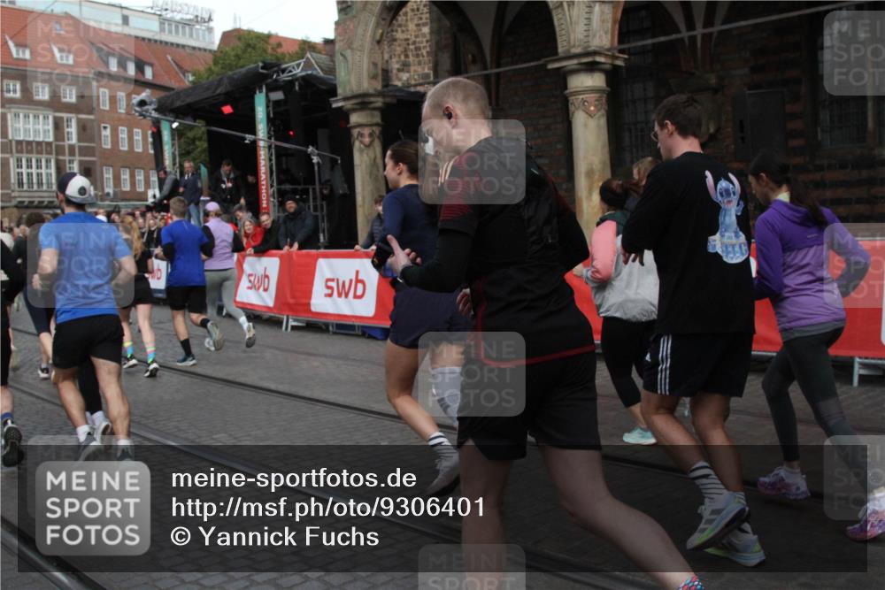 05.10.2025 - 20. swb-Marathon Bremen Yannick Fuchs http://msf.ph/oto/9306401 05.10.2025 11:40:26 Ziel  meine-sportfotos.de