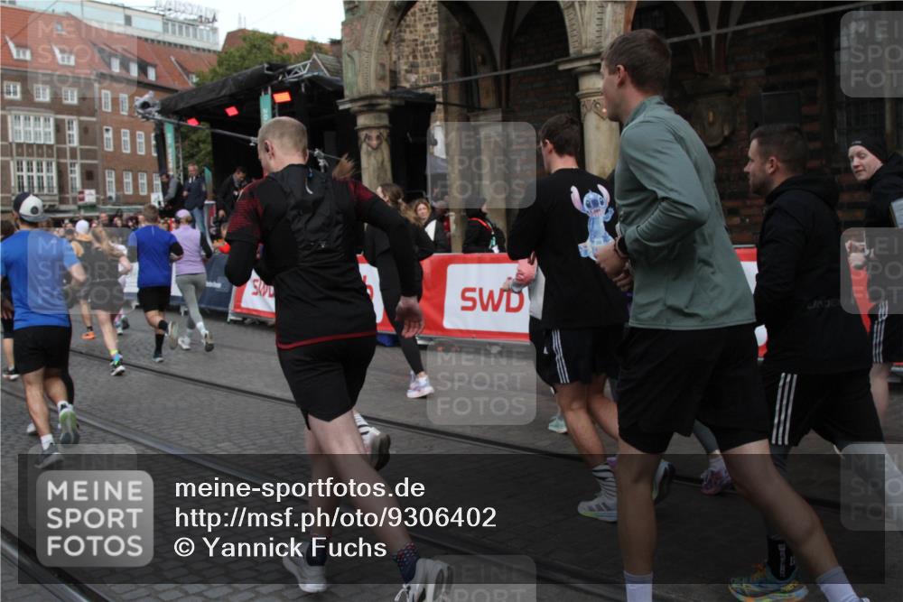 05.10.2025 - 20. swb-Marathon Bremen Yannick Fuchs http://msf.ph/oto/9306402 05.10.2025 11:40:26 Ziel  meine-sportfotos.de