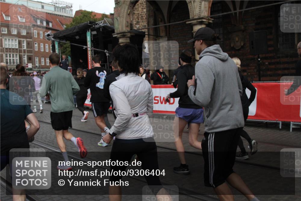 05.10.2025 - 20. swb-Marathon Bremen Yannick Fuchs http://msf.ph/oto/9306404 05.10.2025 11:40:28 Ziel  meine-sportfotos.de