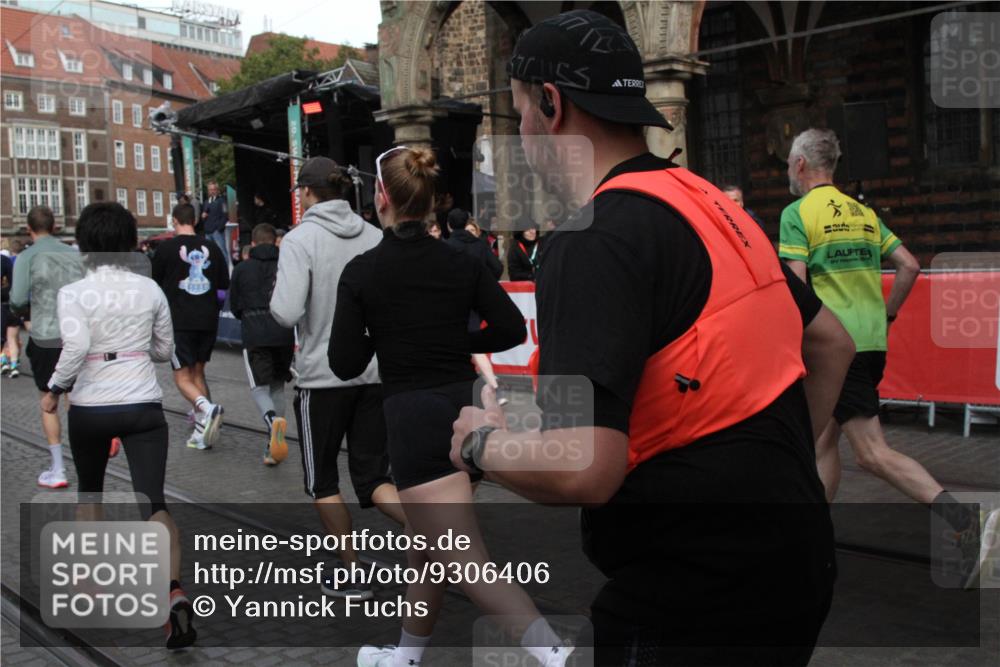 05.10.2025 - 20. swb-Marathon Bremen Yannick Fuchs http://msf.ph/oto/9306406 05.10.2025 11:40:28 Ziel  meine-sportfotos.de