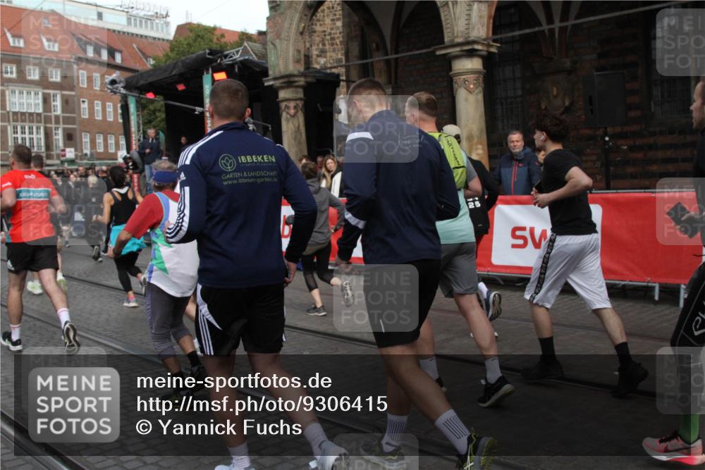 05.10.2025 - 20. swb-Marathon Bremen Yannick Fuchs http://msf.ph/oto/9306415 05.10.2025 11:40:31 Ziel  meine-sportfotos.de