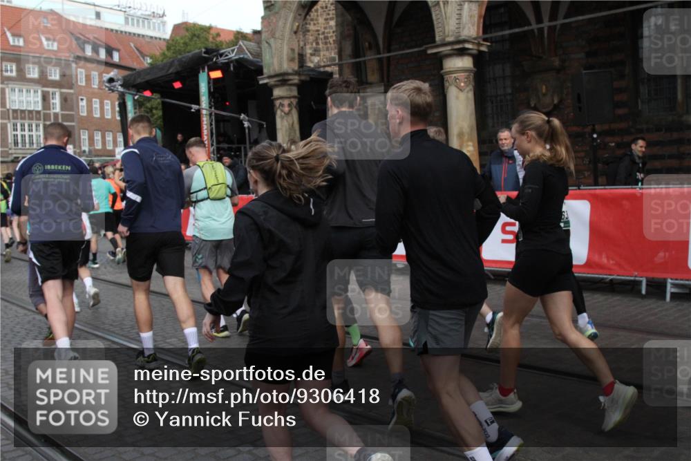 05.10.2025 - 20. swb-Marathon Bremen Yannick Fuchs http://msf.ph/oto/9306418 05.10.2025 11:40:33 Ziel  meine-sportfotos.de