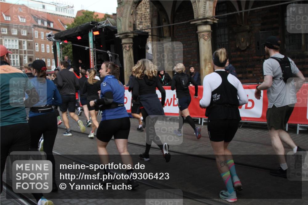 05.10.2025 - 20. swb-Marathon Bremen Yannick Fuchs http://msf.ph/oto/9306423 05.10.2025 11:40:34 Ziel  meine-sportfotos.de