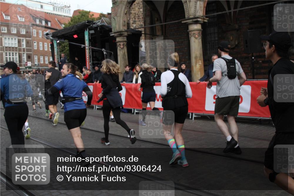 05.10.2025 - 20. swb-Marathon Bremen Yannick Fuchs http://msf.ph/oto/9306424 05.10.2025 11:40:35 Ziel  meine-sportfotos.de