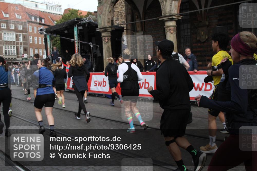 05.10.2025 - 20. swb-Marathon Bremen Yannick Fuchs http://msf.ph/oto/9306425 05.10.2025 11:40:35 Ziel  meine-sportfotos.de