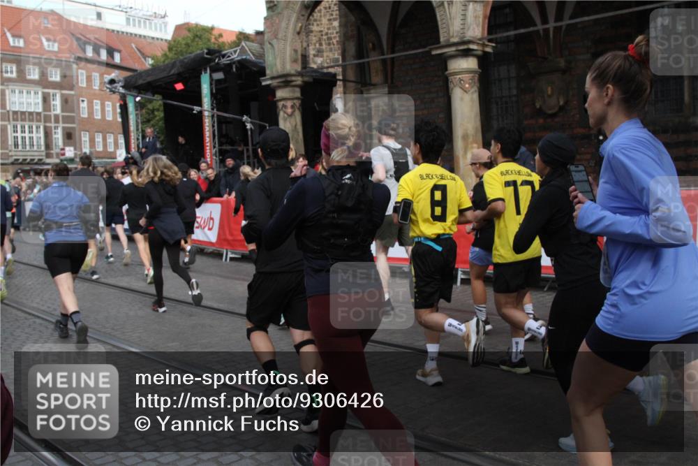 05.10.2025 - 20. swb-Marathon Bremen Yannick Fuchs http://msf.ph/oto/9306426 05.10.2025 11:40:35 Ziel  meine-sportfotos.de