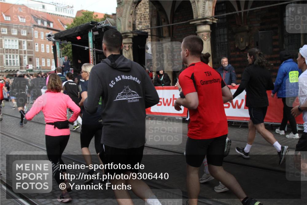 05.10.2025 - 20. swb-Marathon Bremen Yannick Fuchs http://msf.ph/oto/9306440 05.10.2025 11:40:41 Ziel  meine-sportfotos.de