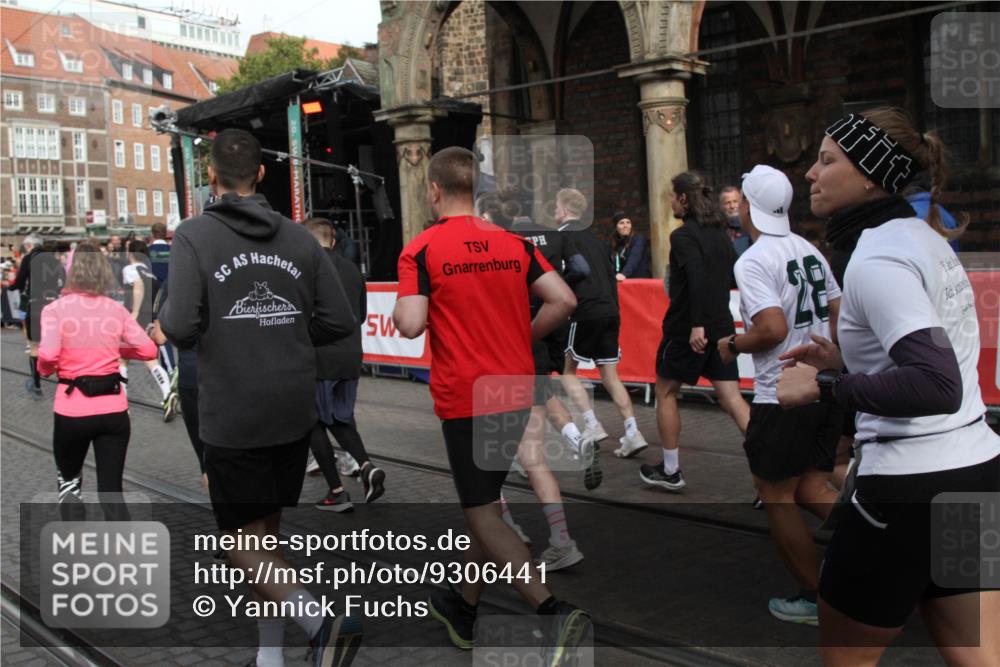 05.10.2025 - 20. swb-Marathon Bremen Yannick Fuchs http://msf.ph/oto/9306441 05.10.2025 11:40:41 Ziel  meine-sportfotos.de