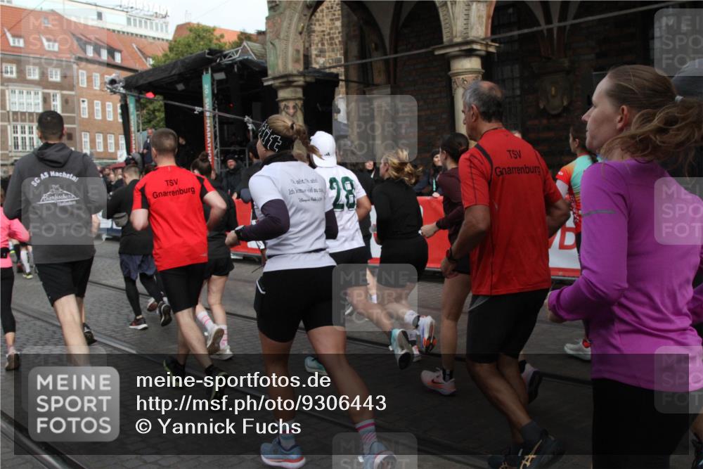 05.10.2025 - 20. swb-Marathon Bremen Yannick Fuchs http://msf.ph/oto/9306443 05.10.2025 11:40:42 Ziel  meine-sportfotos.de