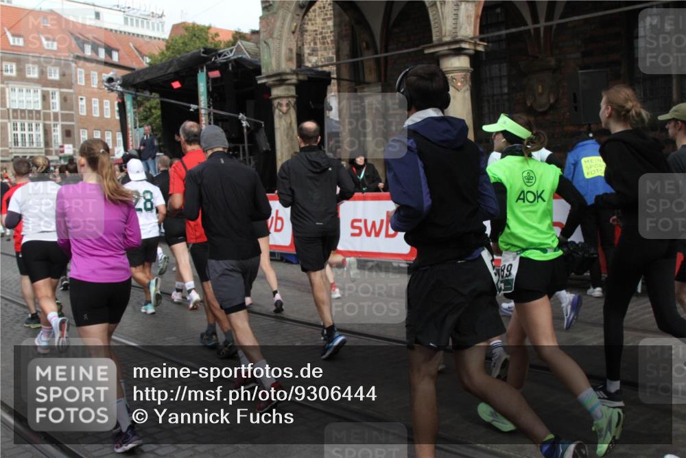 05.10.2025 - 20. swb-Marathon Bremen Yannick Fuchs http://msf.ph/oto/9306444 05.10.2025 11:40:43 Ziel  meine-sportfotos.de