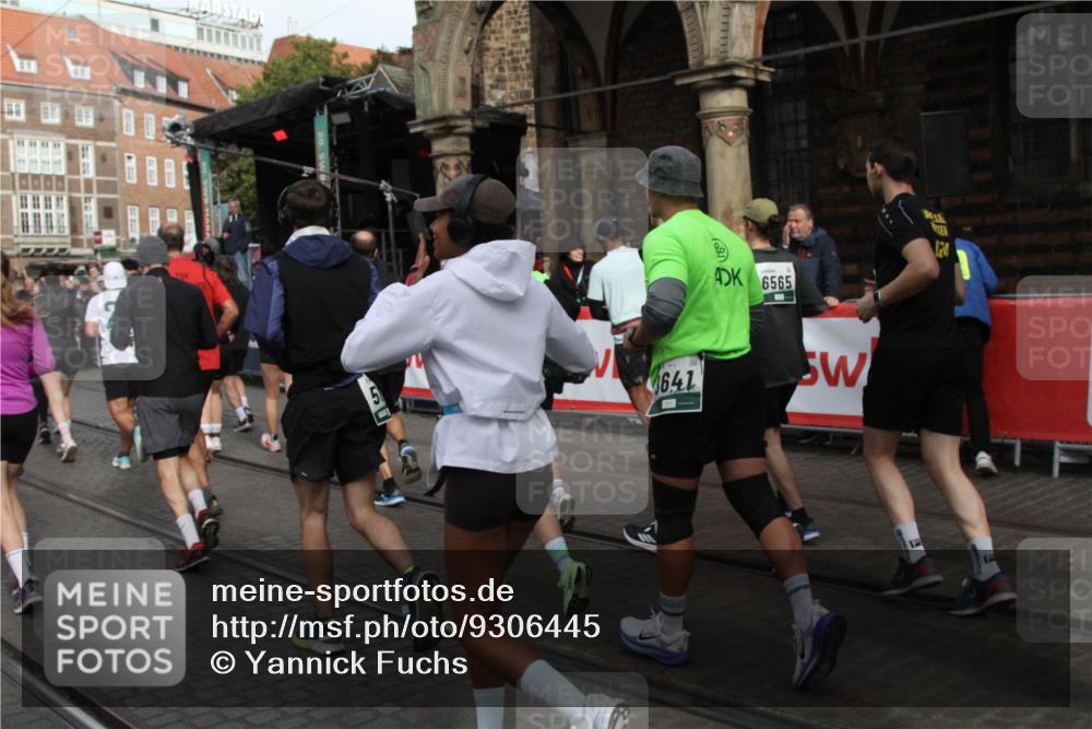 05.10.2025 - 20. swb-Marathon Bremen Yannick Fuchs http://msf.ph/oto/9306445 05.10.2025 11:40:44 Ziel  meine-sportfotos.de