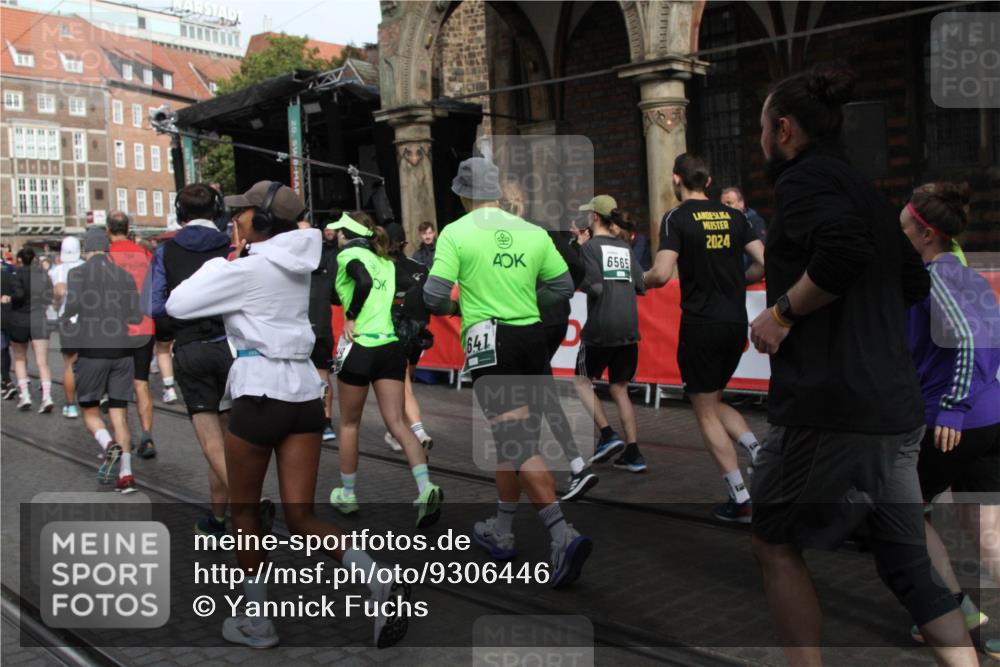 05.10.2025 - 20. swb-Marathon Bremen Yannick Fuchs http://msf.ph/oto/9306446 05.10.2025 11:40:44 Ziel  meine-sportfotos.de