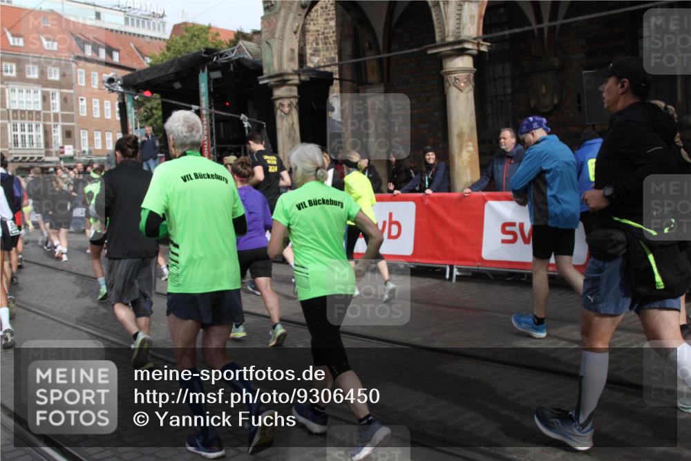 05.10.2025 - 20. swb-Marathon Bremen Yannick Fuchs http://msf.ph/oto/9306450 05.10.2025 11:40:45 Ziel  meine-sportfotos.de