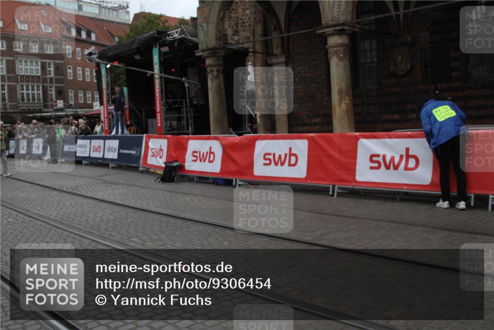 05.10.2025 - 20. swb-Marathon Bremen Yannick Fuchs http://msf.ph/oto/9306454 05.10.2025 11:57:43 Ziel  meine-sportfotos.de