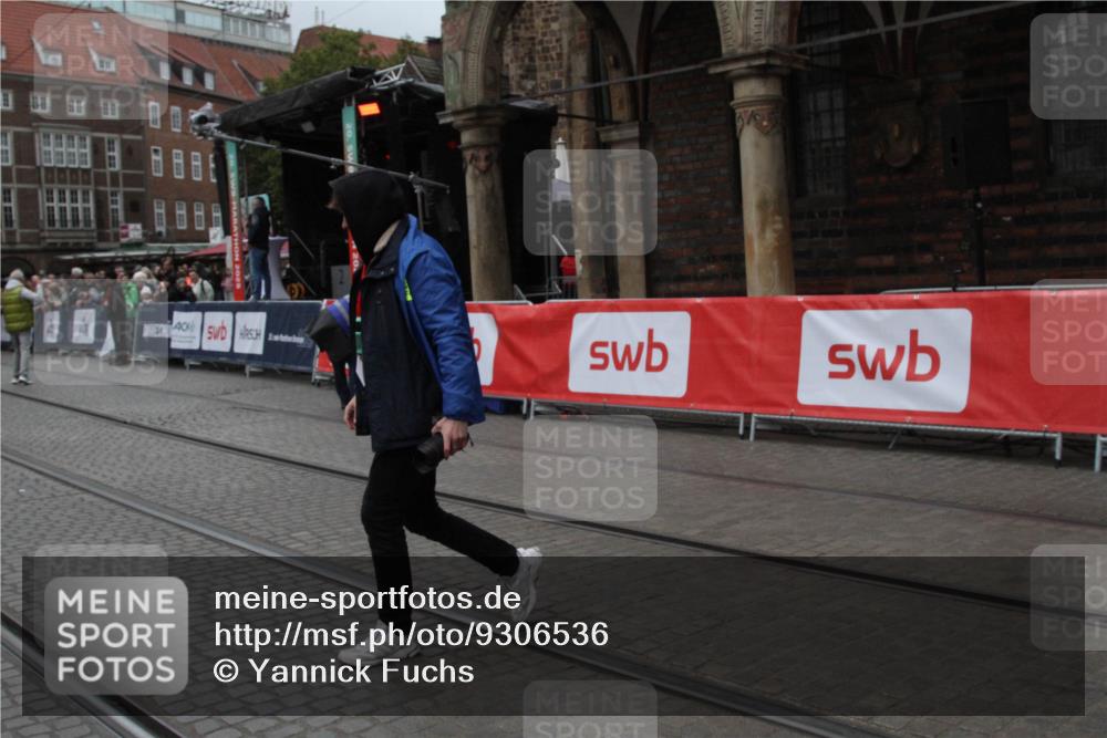 05.10.2025 - 20. swb-Marathon Bremen Yannick Fuchs http://msf.ph/oto/9306536 05.10.2025 11:59:40 Ziel  meine-sportfotos.de