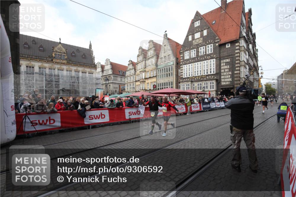 05.10.2025 - 20. swb-Marathon Bremen Yannick Fuchs http://msf.ph/oto/9306592 05.10.2025 10:51:39 Ziel 9252, 10584, 10918, 10928, 11484 meine-sportfotos.de