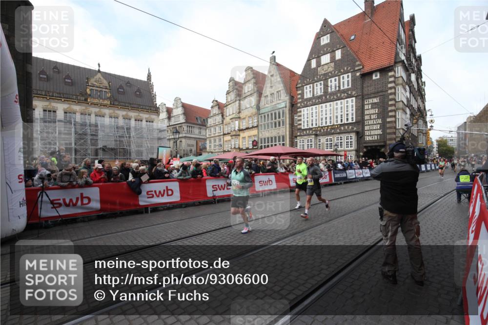 05.10.2025 - 20. swb-Marathon Bremen Yannick Fuchs http://msf.ph/oto/9306600 05.10.2025 10:51:44 Ziel 8333, 9259, 9268, 10716, 11484 meine-sportfotos.de