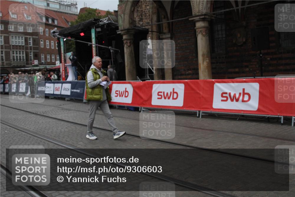 05.10.2025 - 20. swb-Marathon Bremen Yannick Fuchs http://msf.ph/oto/9306603 05.10.2025 12:00:07 Ziel  meine-sportfotos.de