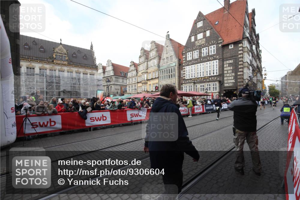 05.10.2025 - 20. swb-Marathon Bremen Yannick Fuchs http://msf.ph/oto/9306604 05.10.2025 10:51:46 Ziel 8333, 9259, 9268, 10436, 10716 meine-sportfotos.de