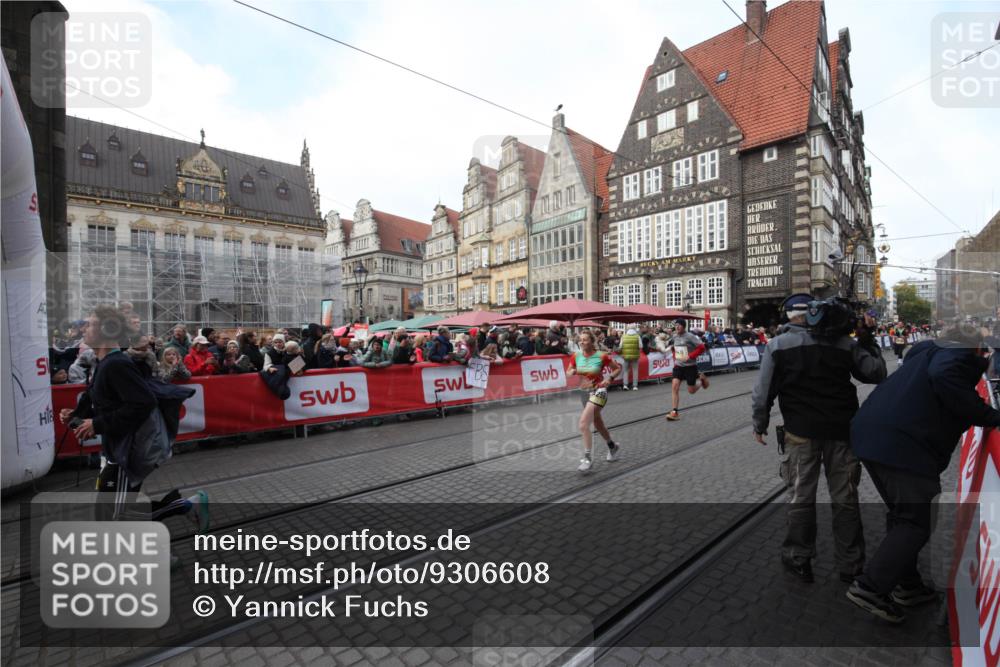05.10.2025 - 20. swb-Marathon Bremen Yannick Fuchs http://msf.ph/oto/9306608 05.10.2025 10:51:49 Ziel 9004, 9259, 9506, 10436, 10968, 11689, 11696 meine-sportfotos.de