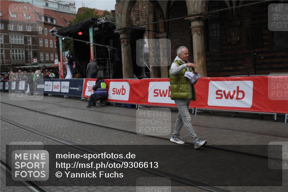 05.10.2025 - 20. swb-Marathon Bremen Yannick Fuchs http://msf.ph/oto/9306613 05.10.2025 12:00:09 Ziel  meine-sportfotos.de